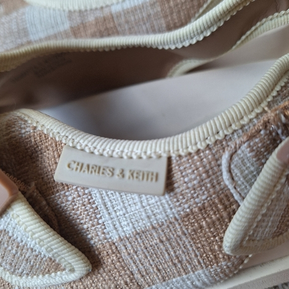 Charles And Keith Womens Tan/Cream Gingham Platform Buckle Sandals Size 41 (11) - Picture 5 of 10